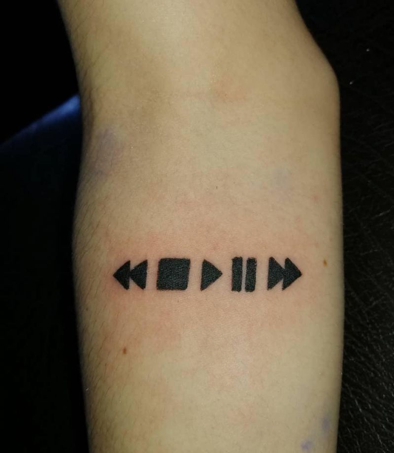 30 Pretty Play Pause Tattoos Give You Unexpected Feeling