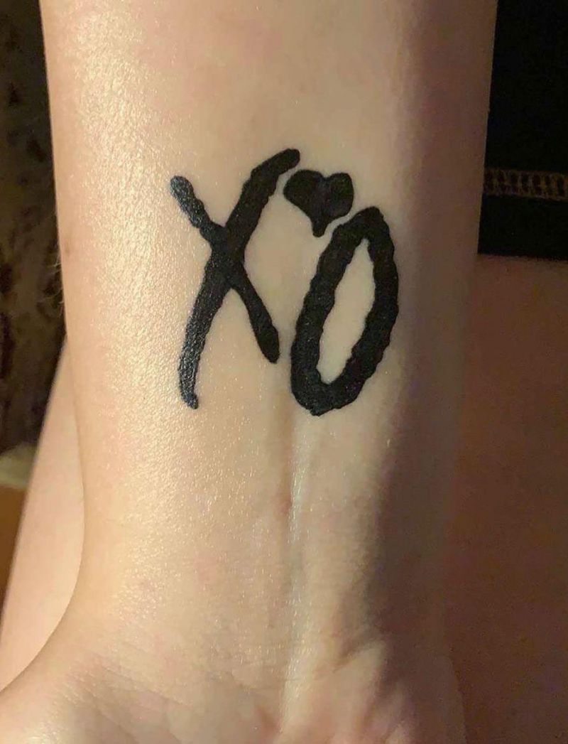 30 Pretty XO Tattoos You Can Copy