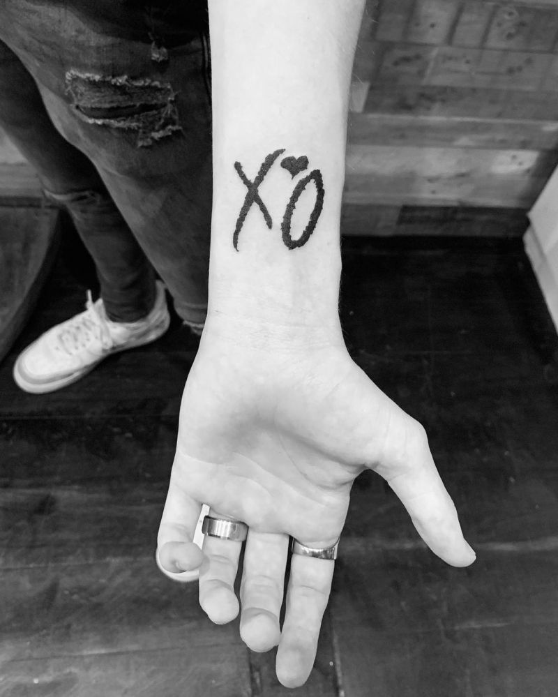 30 Pretty XO Tattoos You Can Copy