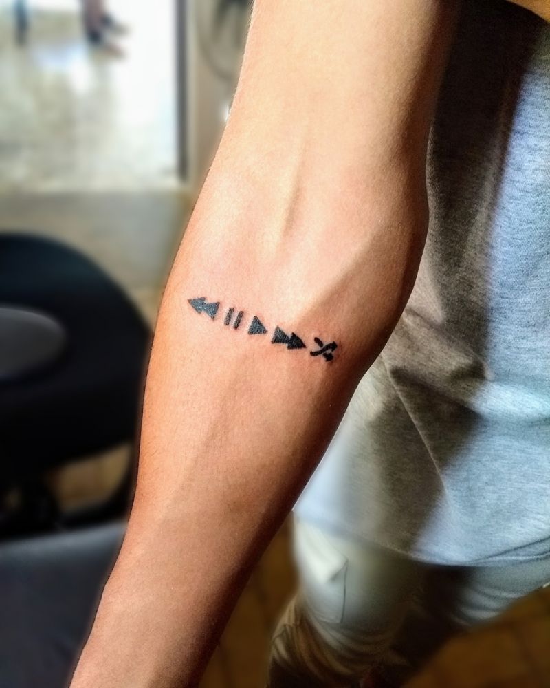 30 Pretty Play Pause Tattoos Give You Unexpected Feeling