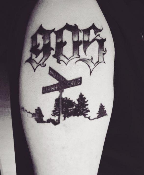 24 Pretty Street Sign Tattoos to Inspire You