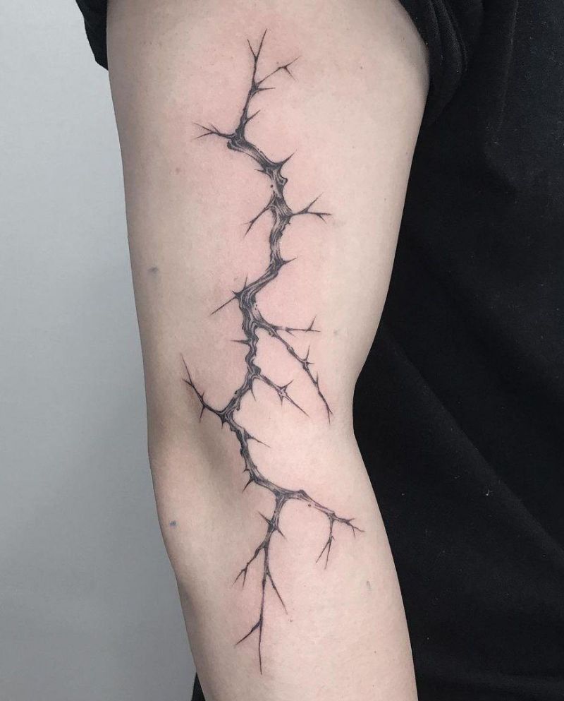 30 Pretty Thorn Tattoos You Need to Copy