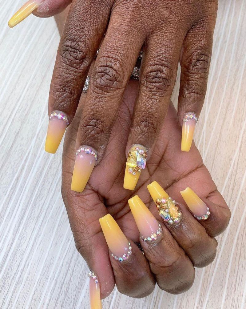 30 Trendy Yellow Ombre Nails You Must Love