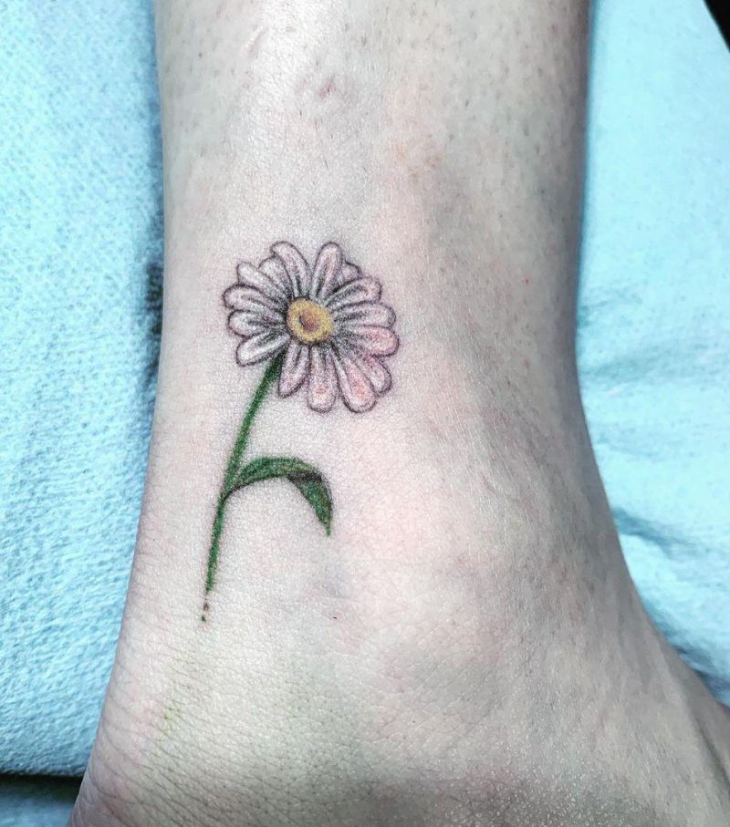 30 Pretty Daisy Tattoos You Will Love