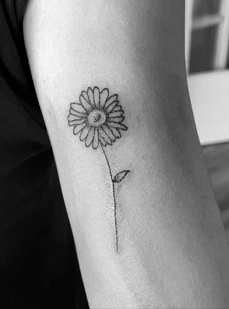 30 Pretty Daisy Tattoos You Will Love