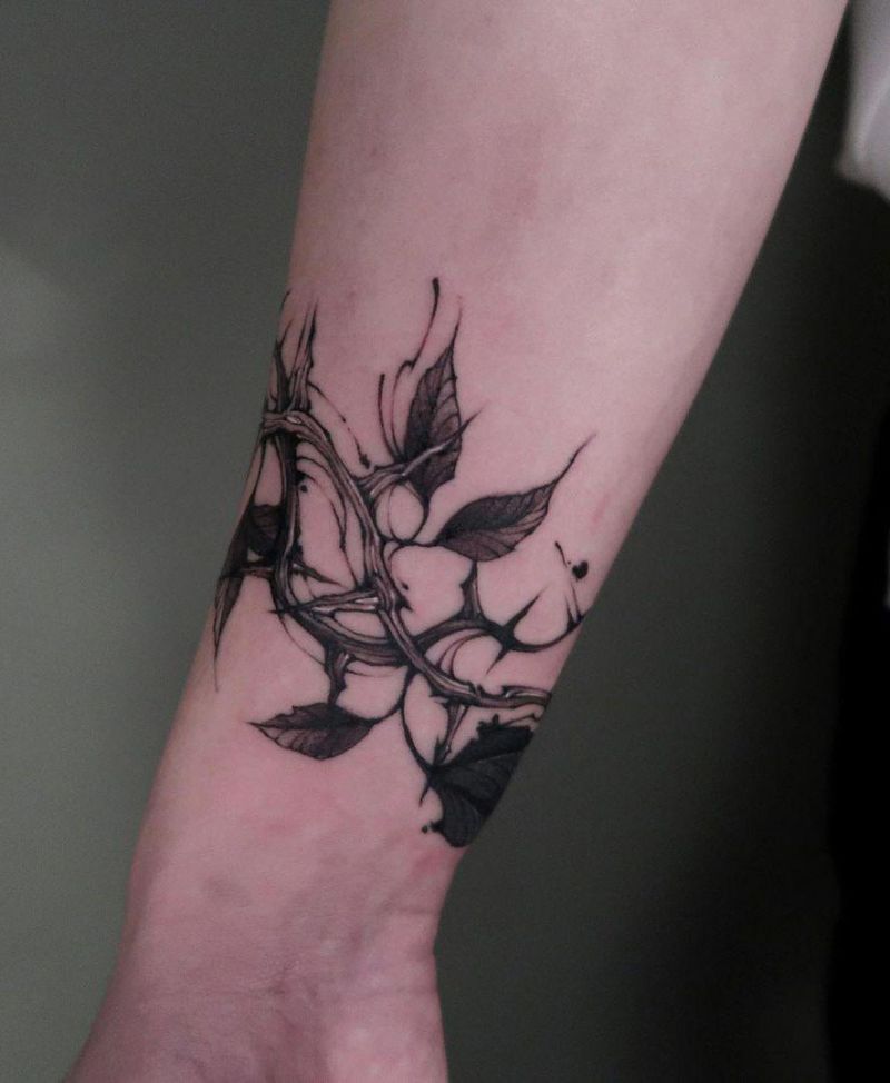 30 Pretty Thorn Tattoos You Need to Copy