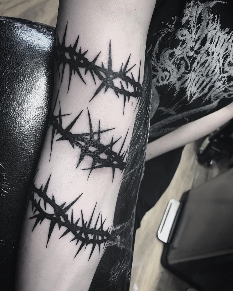 30 Pretty Thorn Tattoos You Need to Copy