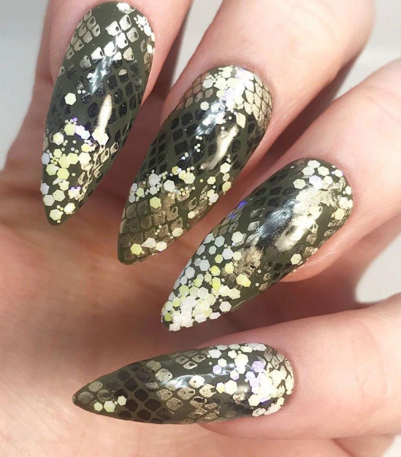 30 Pretty Snake Skin Nails You Will Love