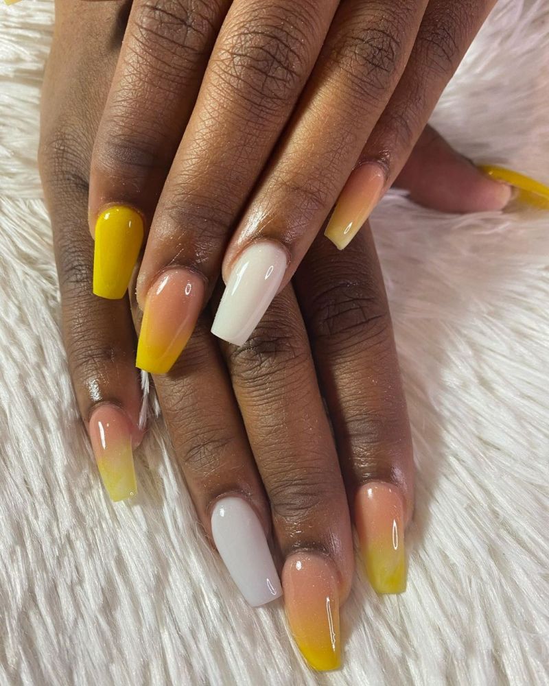 30 Trendy Yellow Ombre Nails You Must Love