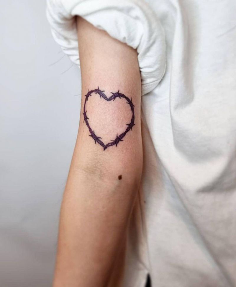 30 Pretty Thorn Tattoos You Need to Copy