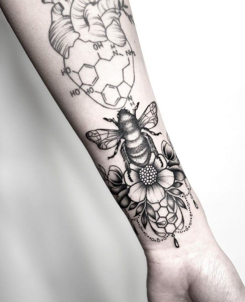 30 Pretty Bumble Bee Tattoos You Can Copy