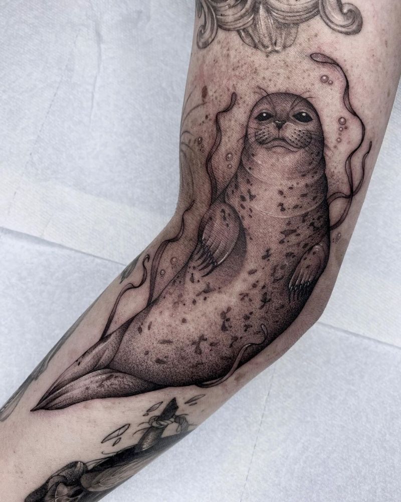 30 Pretty Seal Tattoos You Need to Copy