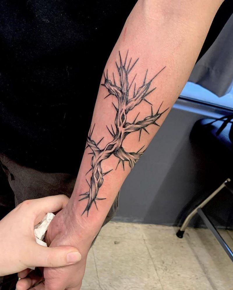 30 Pretty Thorn Tattoos You Need to Copy