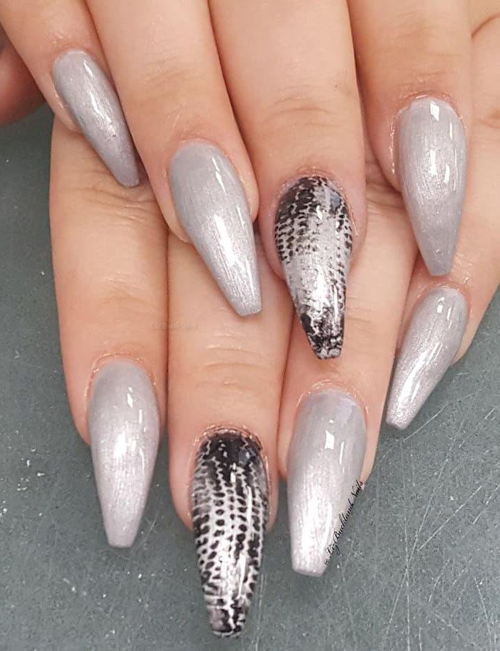 30 Pretty Snake Skin Nails You Will Love