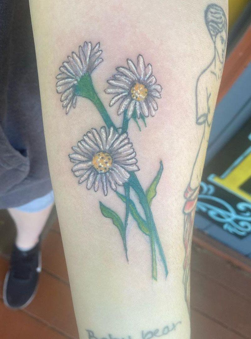 30 Pretty Daisy Tattoos You Will Love