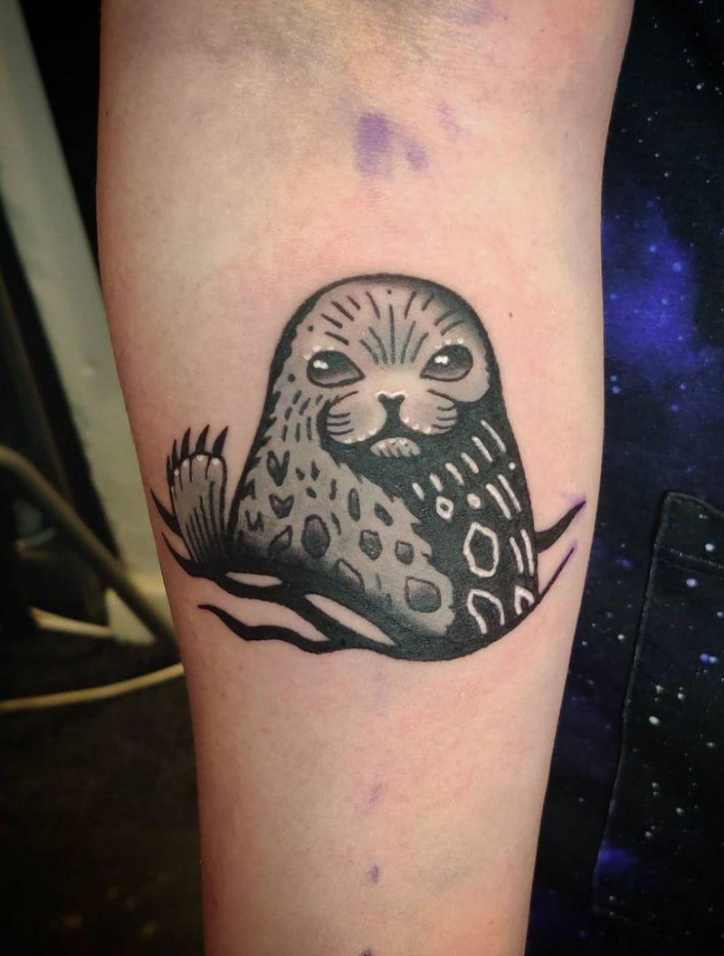 30 Pretty Seal Tattoos You Need to Copy