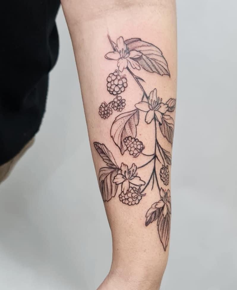 30 Pretty Blackberry Tattoos You Will Like