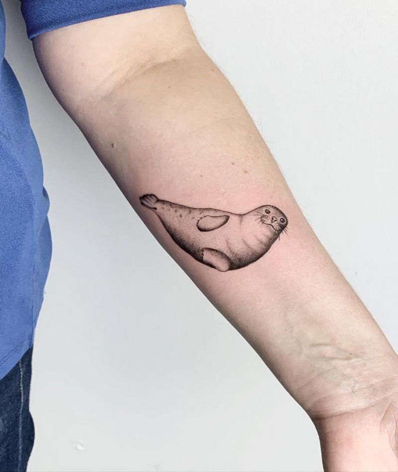 30 Pretty Seal Tattoos You Need to Copy