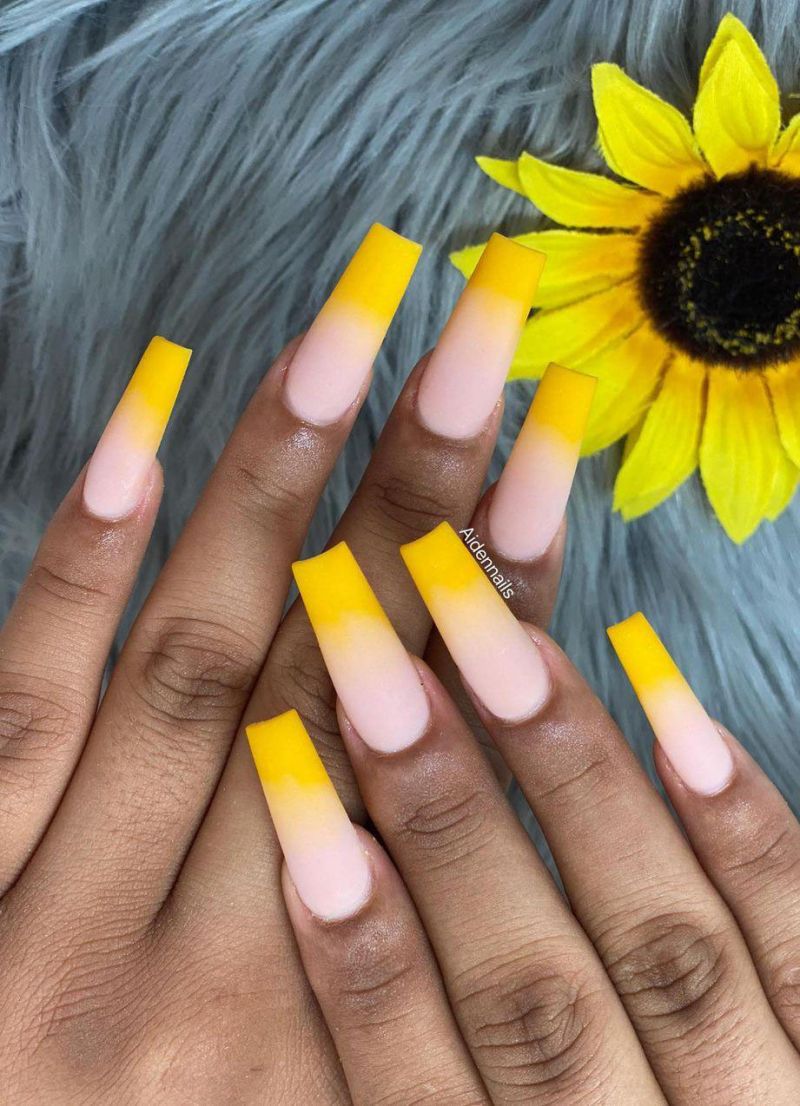 30 Trendy Yellow Ombre Nails You Must Love