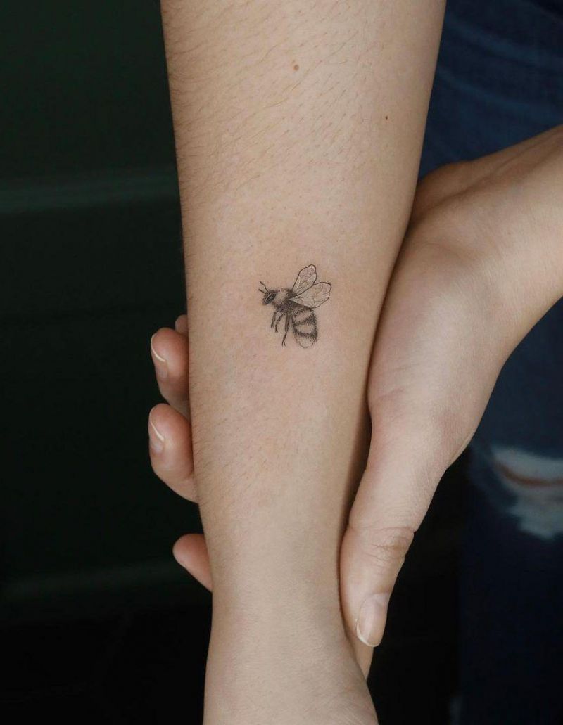 30 Pretty Bumble Bee Tattoos You Can Copy