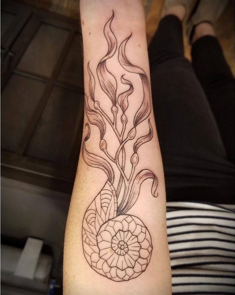 30 Perfect Kelp Tattoos You Must Try