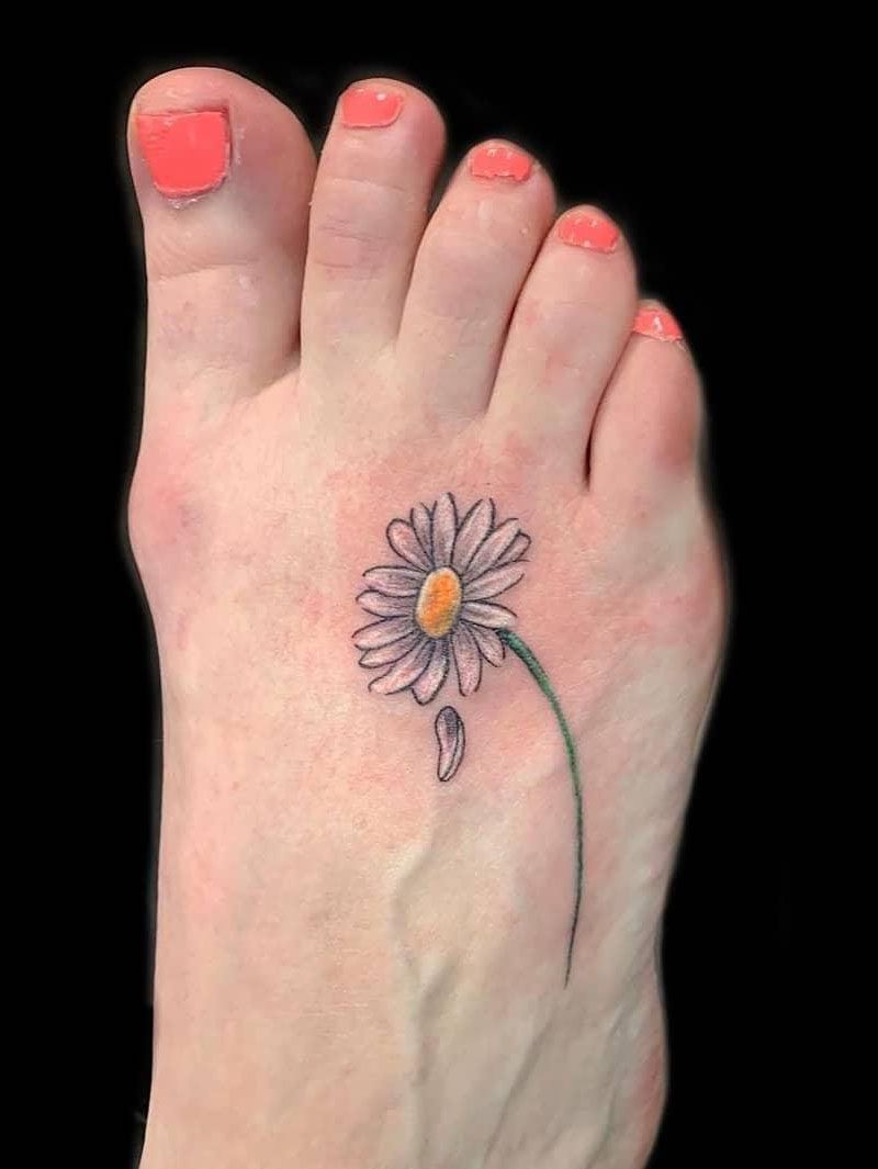 30 Pretty Daisy Tattoos You Will Love