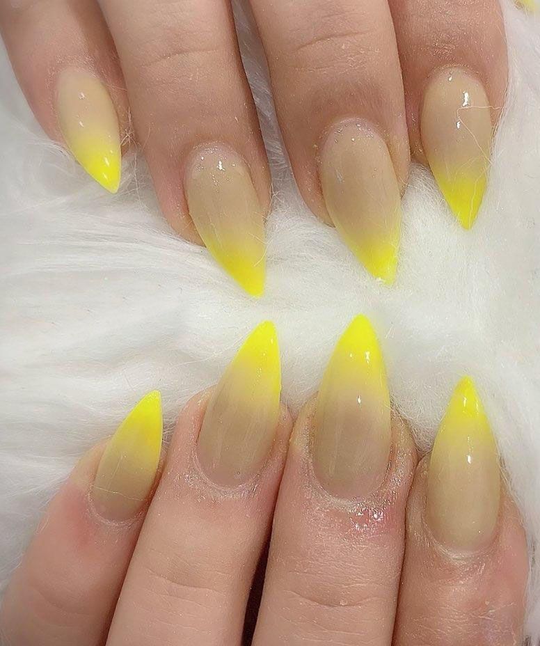 30 Trendy Yellow Ombre Nails You Must Love