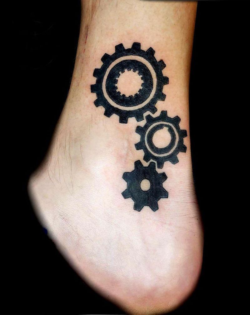 30 Pretty Gear Tattoos You Can Copy