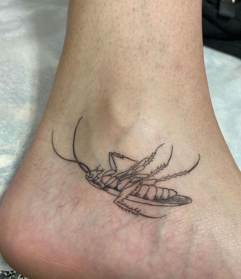 30 Pretty Cockroach Tattoos You Will Love