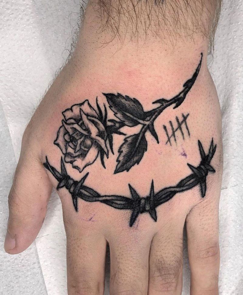 30 Pretty Barbed Wire Tattoos You Must Try