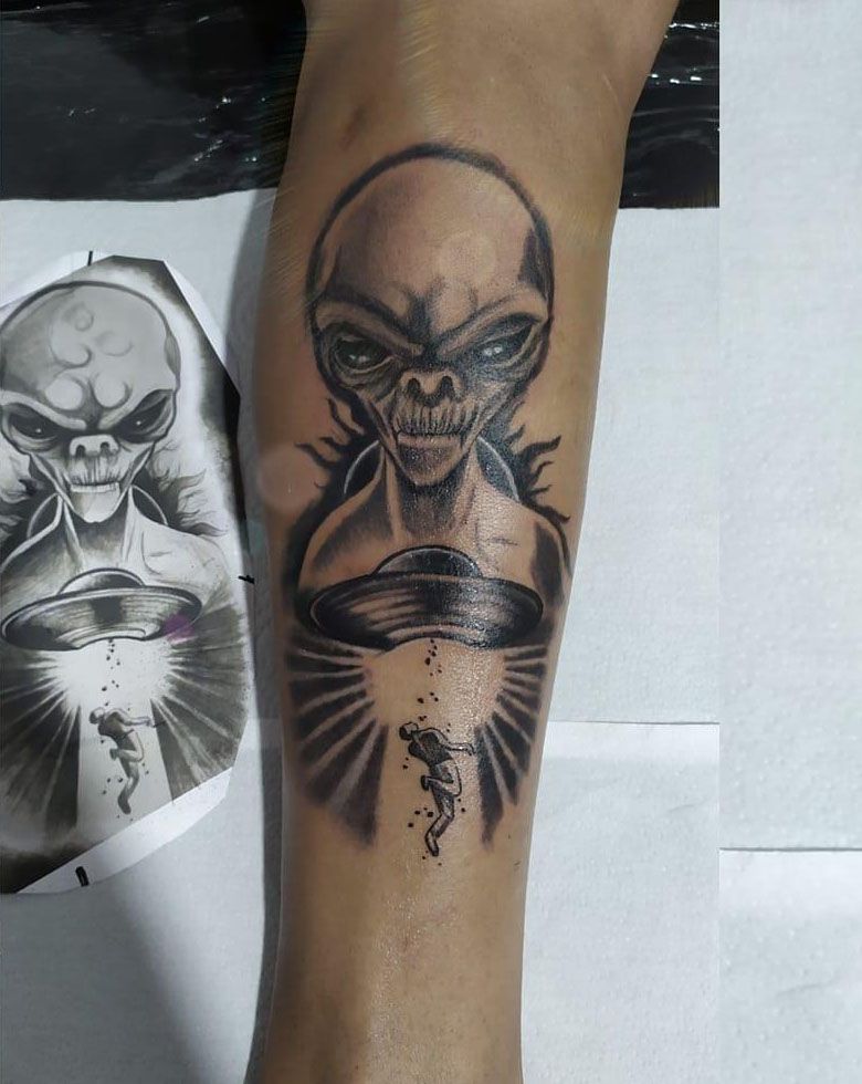 30 Unique Alien Tattoos You Can Copy