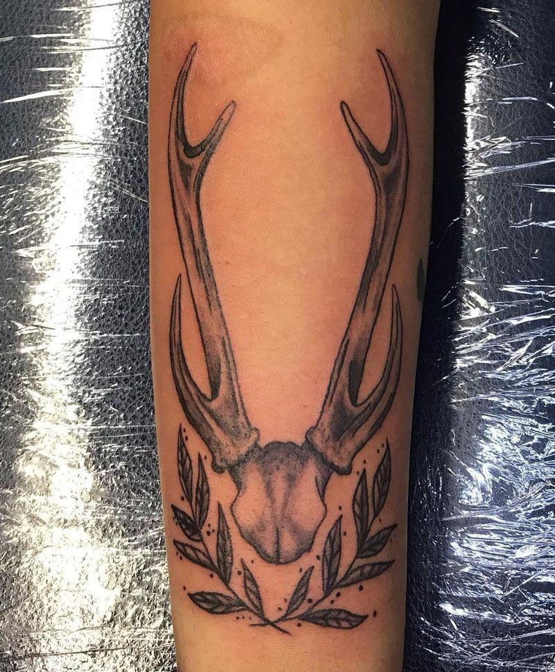 30 Pretty Antler Tattoos to Inspire You