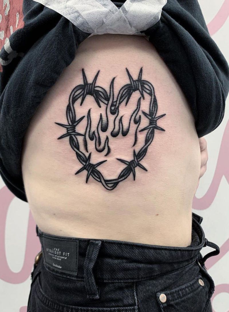 30 Pretty Barbed Wire Tattoos You Must Try