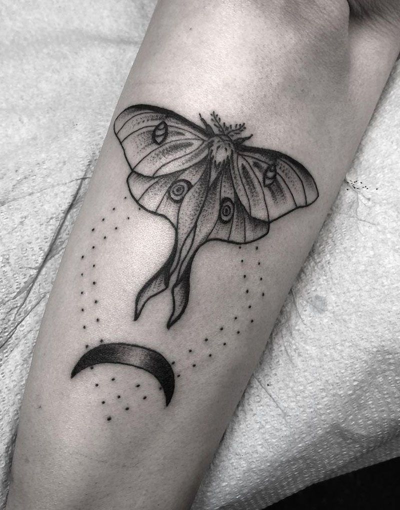 30 Pretty Luna Moth Tattoos to Inspire You