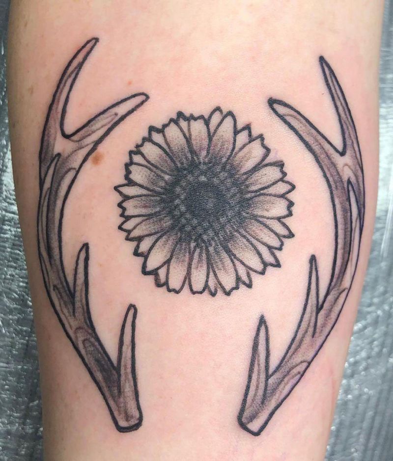 30 Pretty Antler Tattoos to Inspire You