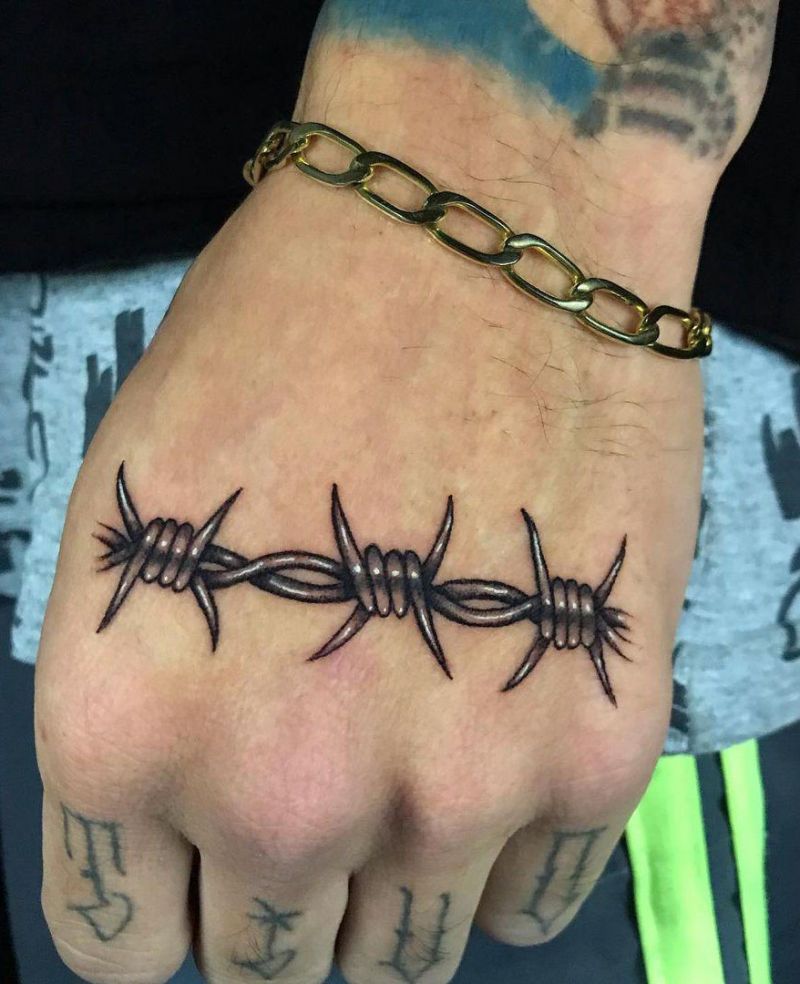 30 Pretty Barbed Wire Tattoos You Must Try