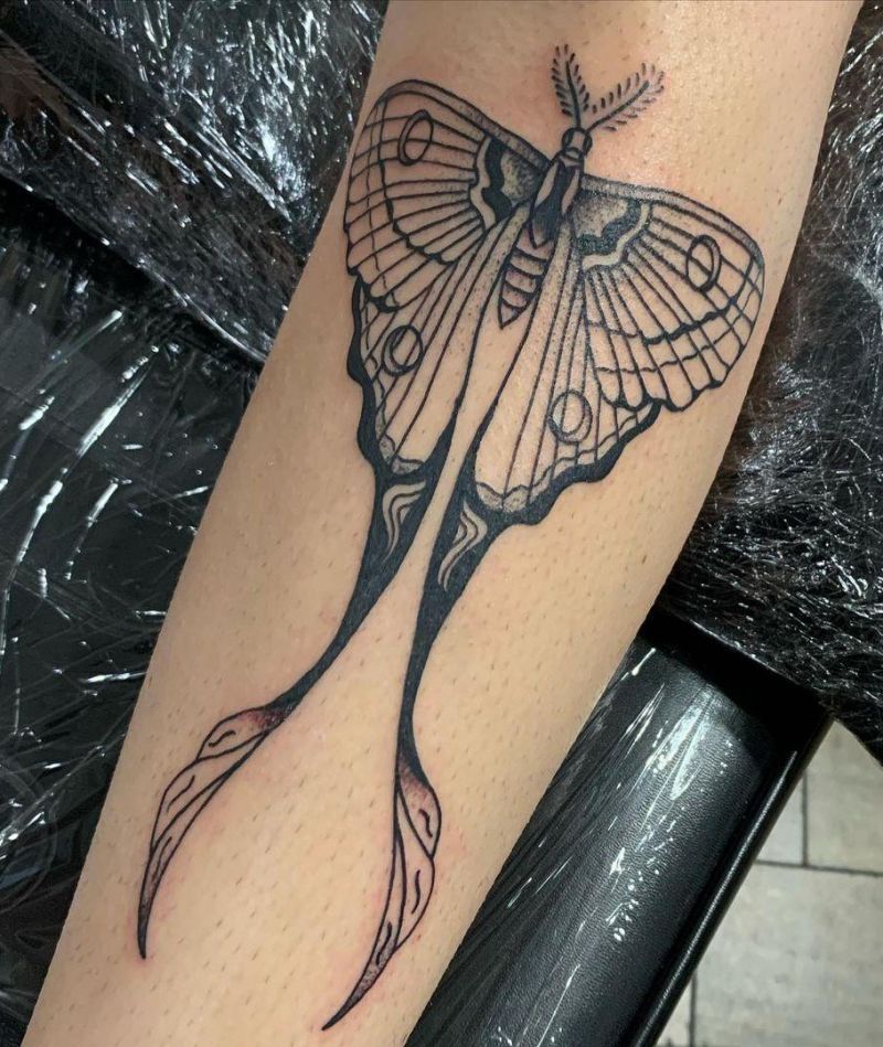 30 Pretty Luna Moth Tattoos to Inspire You