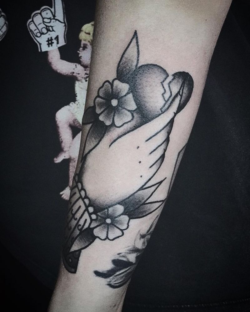 30 Pretty Broken Heart Tattoos You Must Love