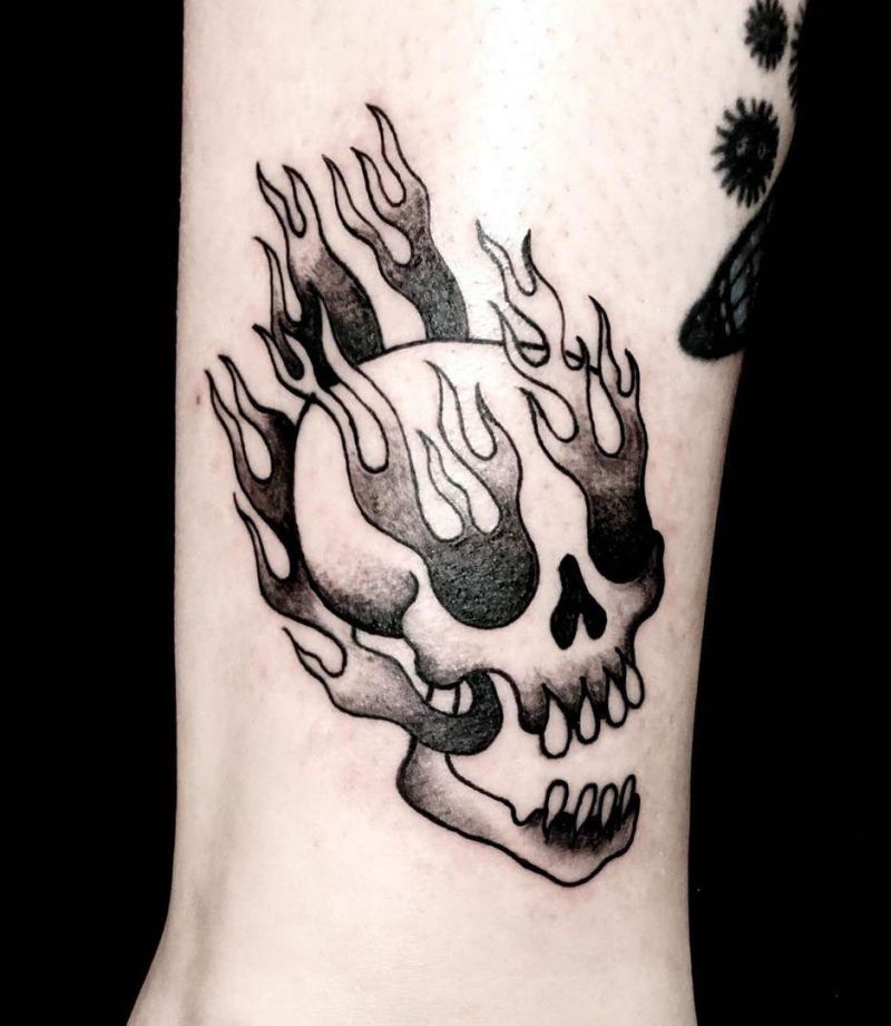 30 Pretty Burning Skull Tattoos to Inspire You