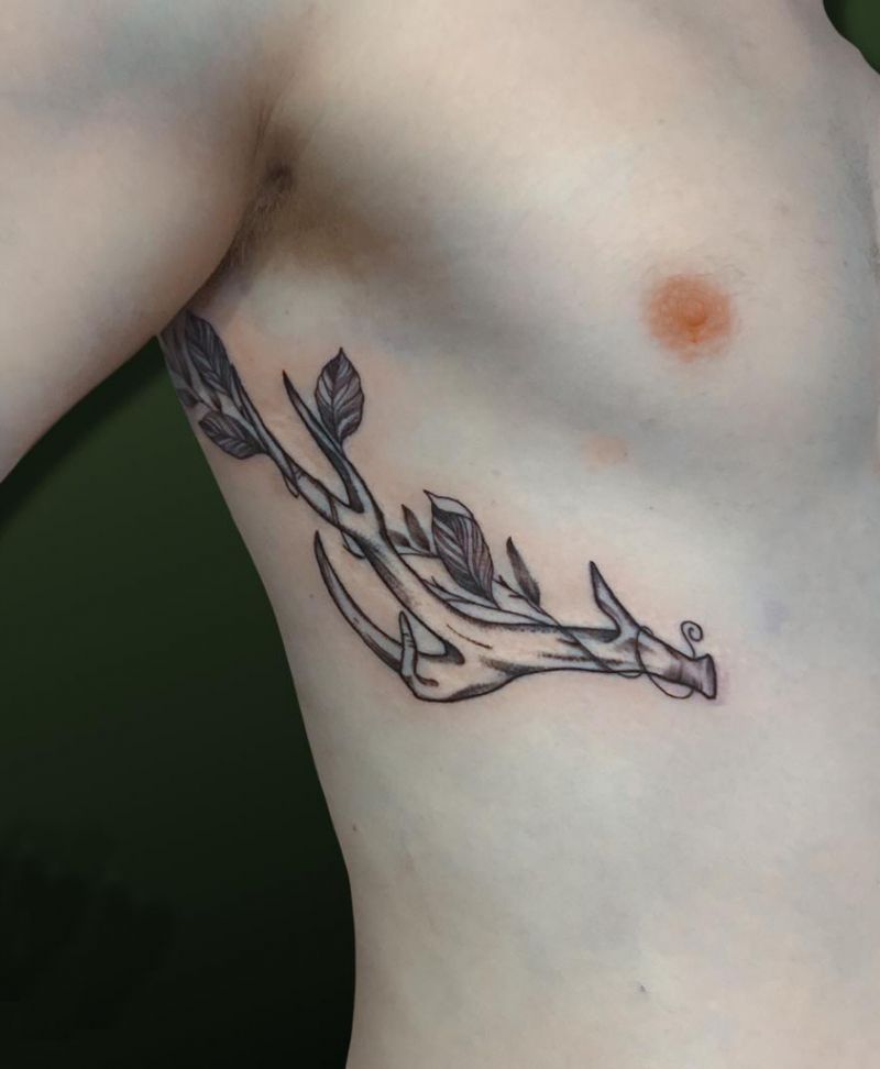 30 Pretty Antler Tattoos to Inspire You