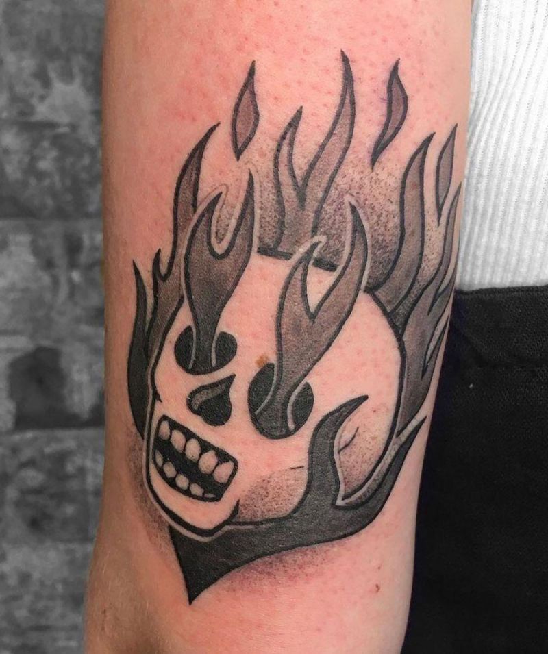30 Pretty Burning Skull Tattoos to Inspire You