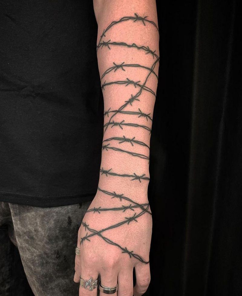 30 Pretty Barbed Wire Tattoos You Must Try