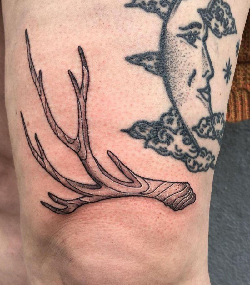 30 Pretty Antler Tattoos to Inspire You