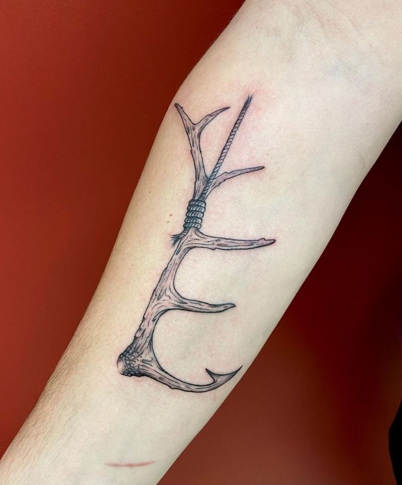 30 Pretty Antler Tattoos to Inspire You