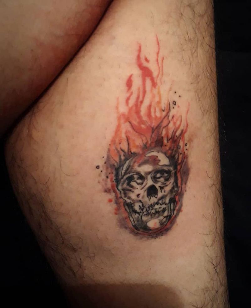 30 Pretty Burning Skull Tattoos to Inspire You
