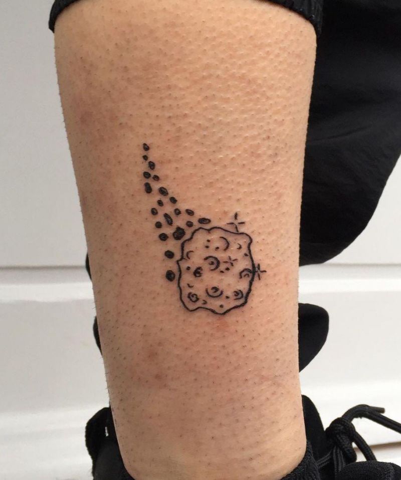 30 Pretty Comet Tattoos You Can Copy