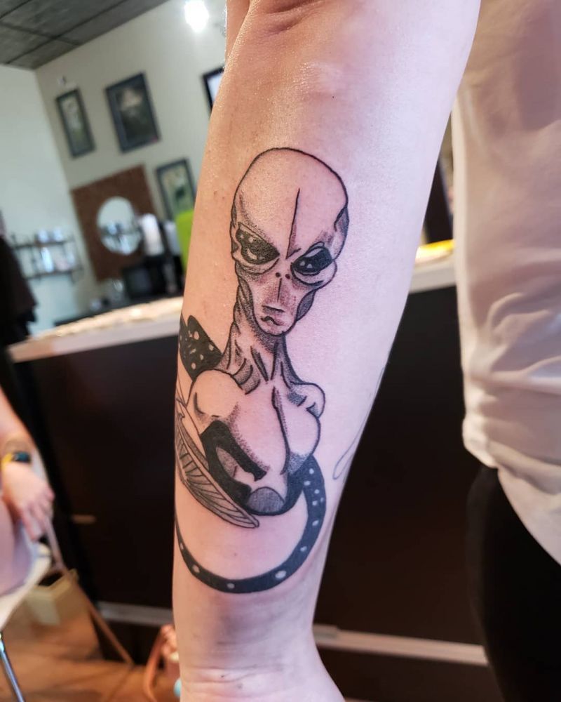 30 Unique Alien Tattoos You Can Copy