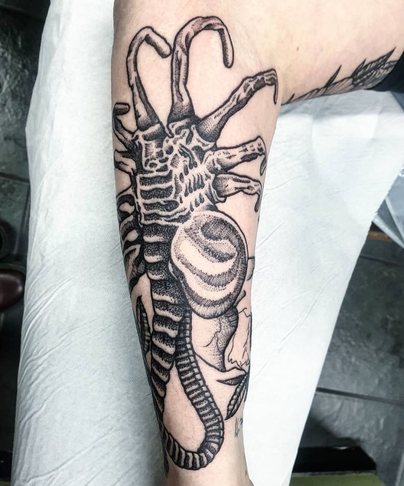 30 Unique Facehugger Tattoos for Your Inspiration