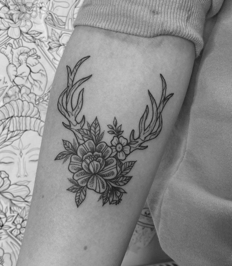 30 Pretty Antler Tattoos to Inspire You