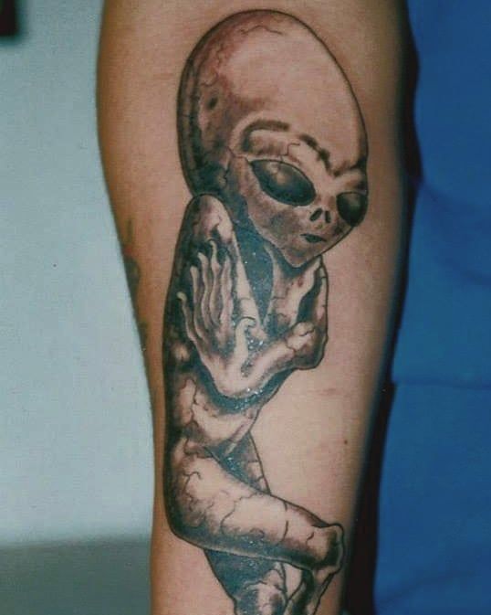 30 Unique Alien Tattoos You Can Copy